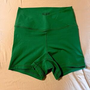 Kelly Green V Waistband Fleo Shorts Size S